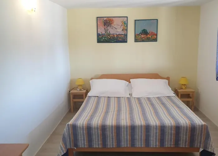 Takoma Apartment *
